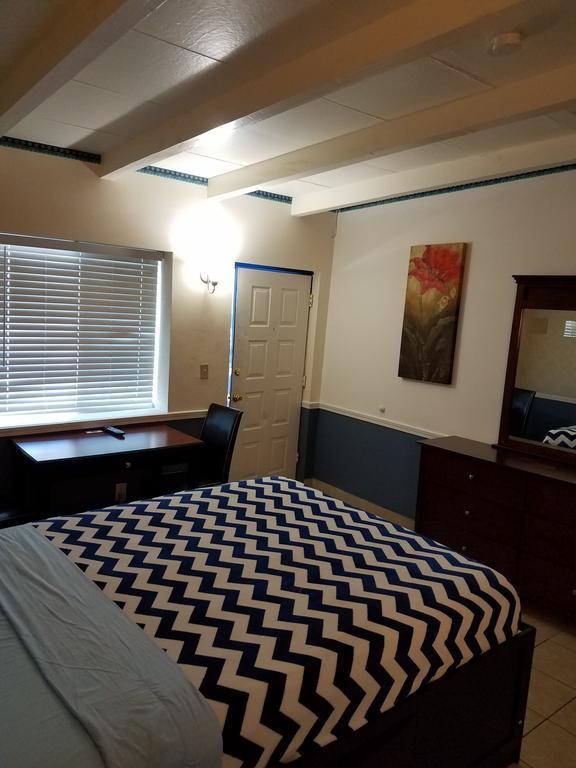 Travelers Bed & Breakfast Hostel Лас-Вегас Экстерьер фото